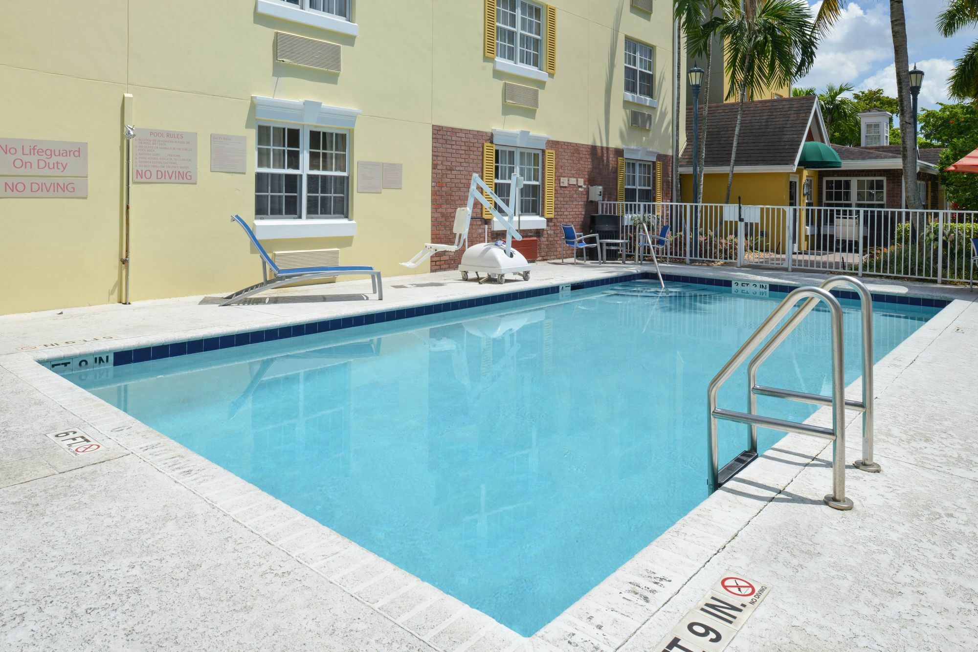 Candlewood Suites Miami Lakes By Ihg מראה חיצוני תמונה