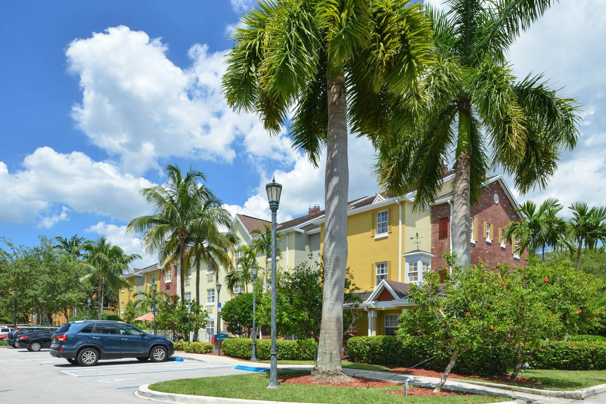 Candlewood Suites Miami Lakes By Ihg מראה חיצוני תמונה